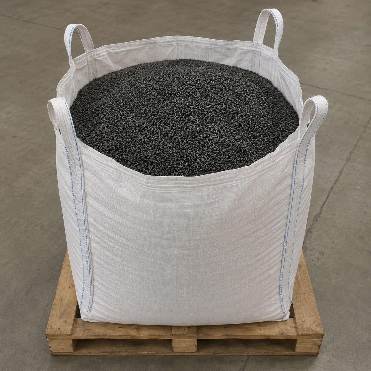 Recycled polypropylene pellets from FUNMETAL, filled into a bulk bag on a pallet