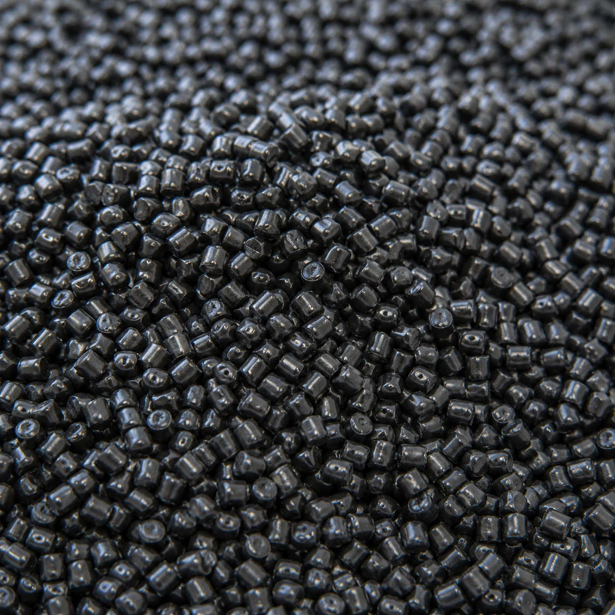 Injection-grade recycled polypropylene pellets recovered from lead-acid battery casings